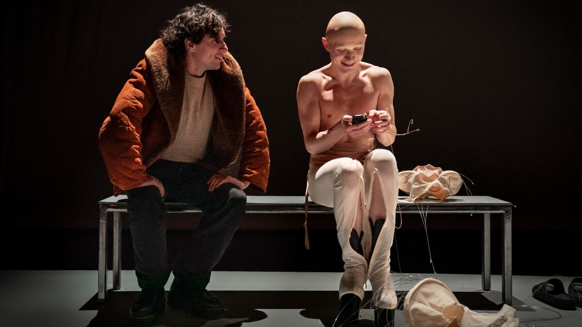 Recensie Zero Feet Away - Tibau Berinaert